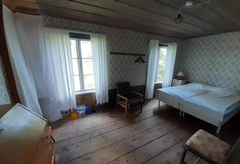 Frägsta Hälsingegård B&b