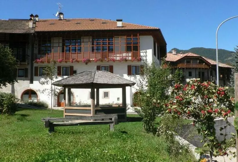 ホテル Agritur Ca' De Mel