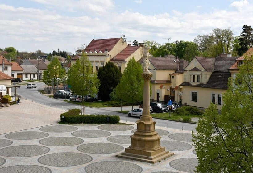 Отель Buchlovice