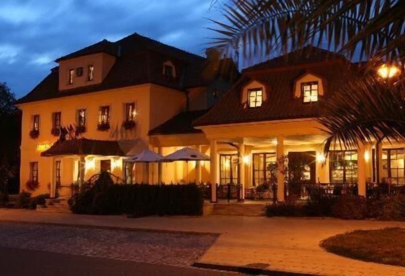 Отель Buchlovice