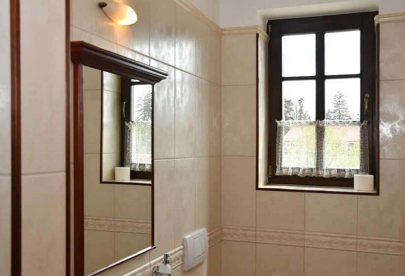 Отель Buchlovice