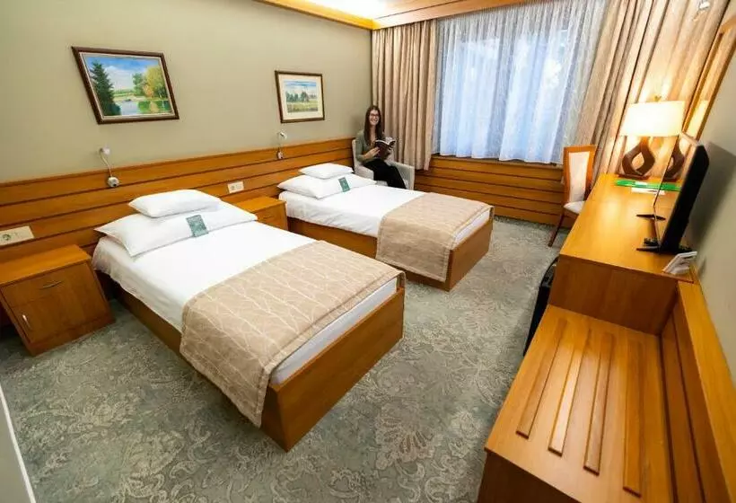 Hotelli Club Tisza