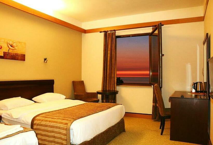 בית מלון כפרי Lazlakar