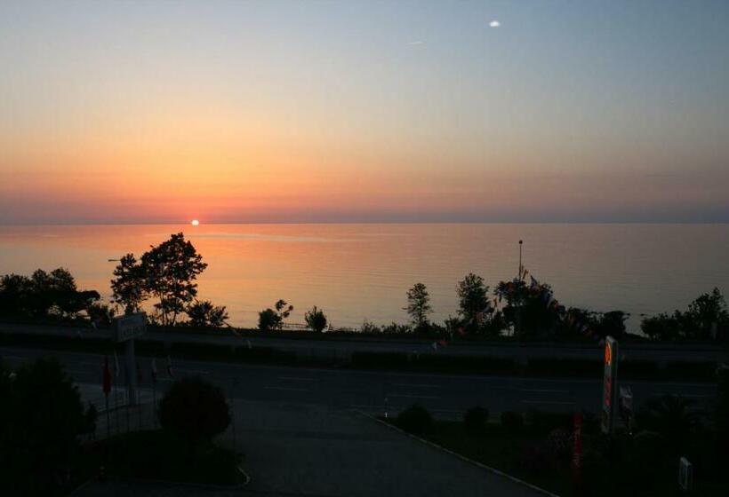 בית מלון כפרי Lazlakar