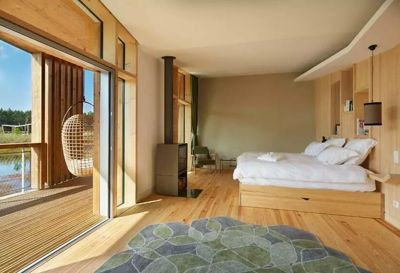 Hotelli Les échasses Golf & Surf Eco Lodge