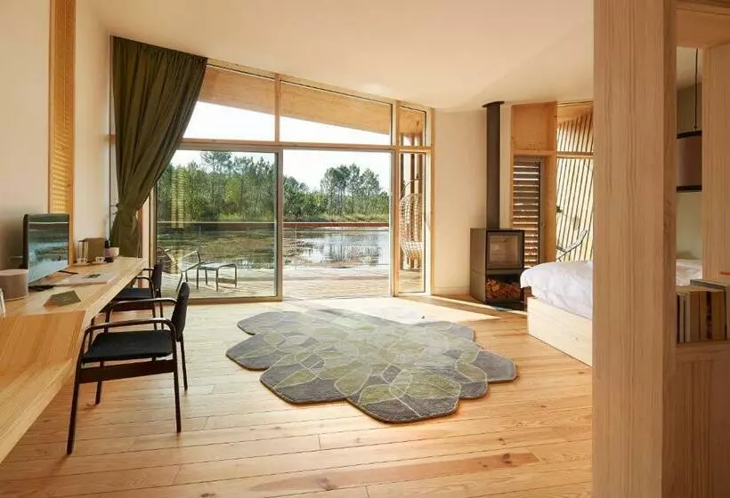 Hotelli Les échasses Golf & Surf Eco Lodge