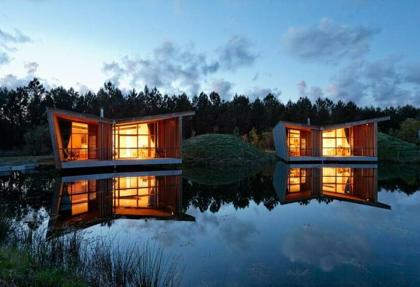 Отель Les échasses Golf & Surf Eco Lodge