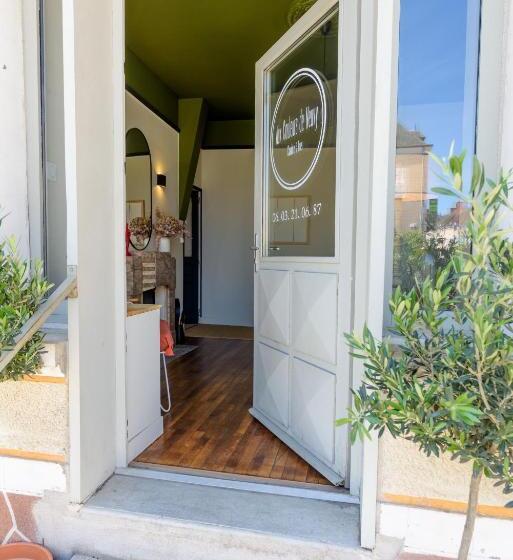 بنسيون Aux Couleurs De Neuvy