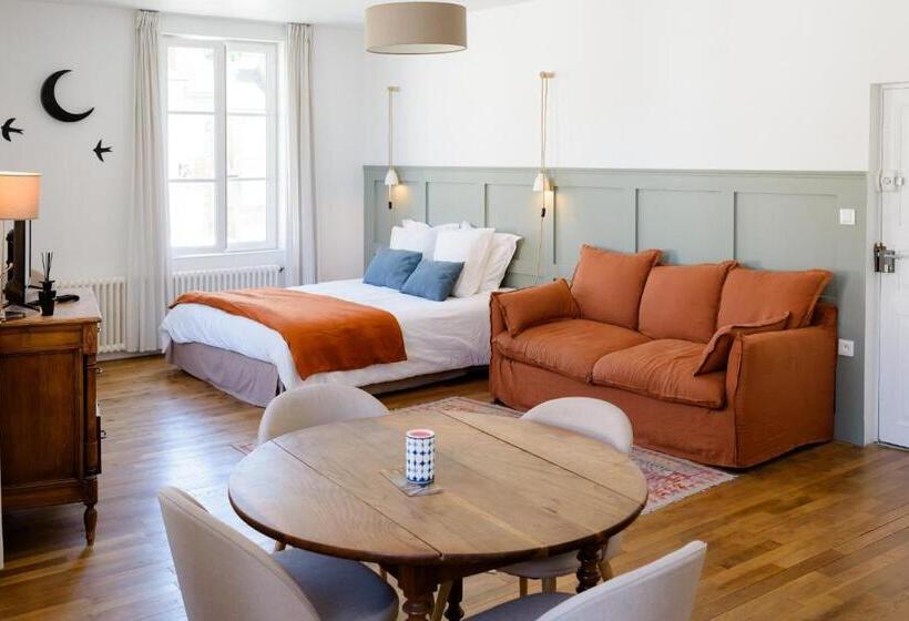 بنسيون Aux Couleurs De Neuvy