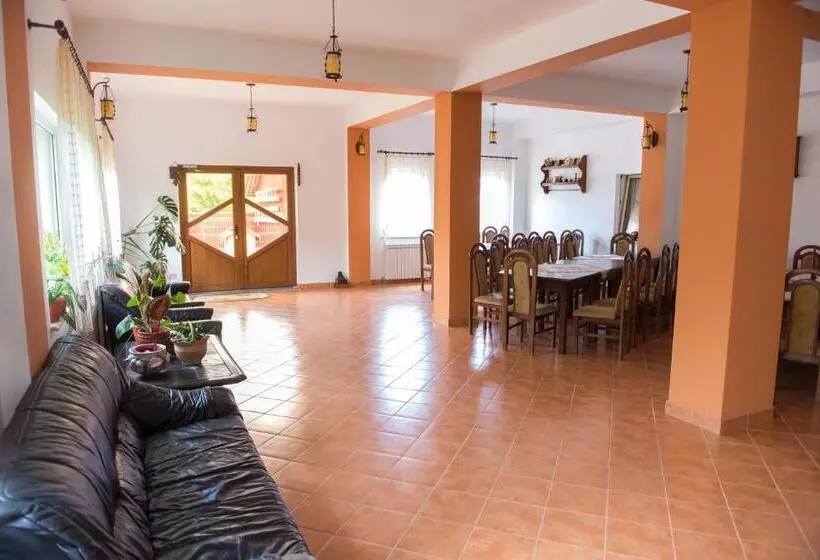 پانسیون Casa Andreea