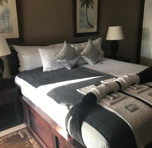 بنسيون De Charmoy Estate