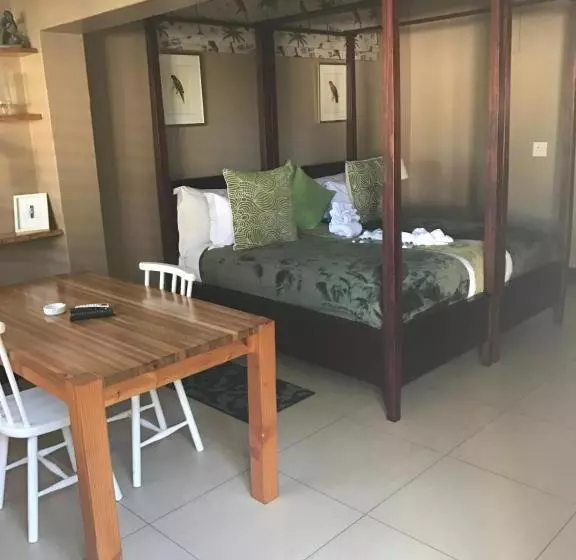 Majatalo De Charmoy Estate