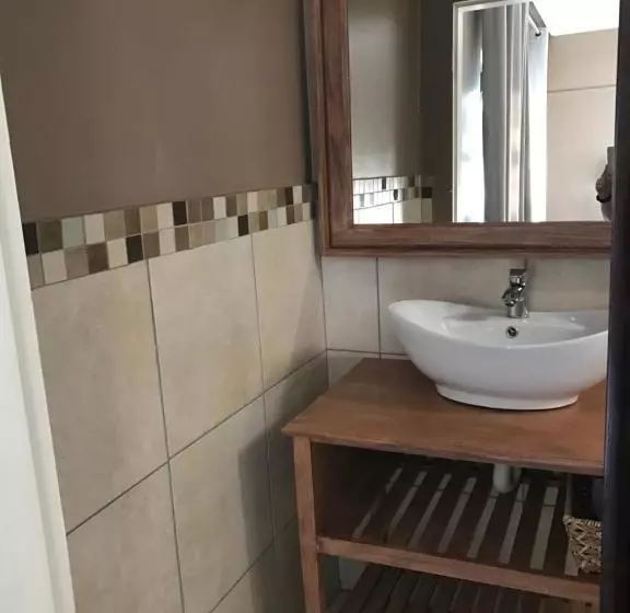 Majatalo De Charmoy Estate