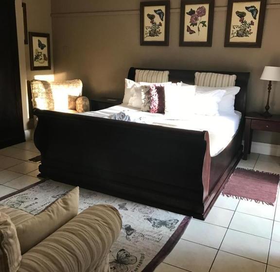 بنسيون De Charmoy Estate