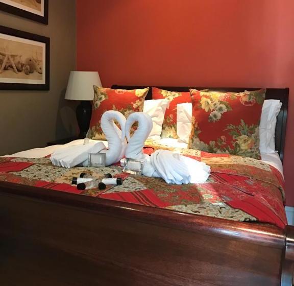 بنسيون De Charmoy Estate