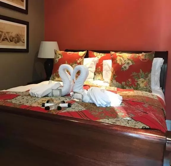 Majatalo De Charmoy Estate