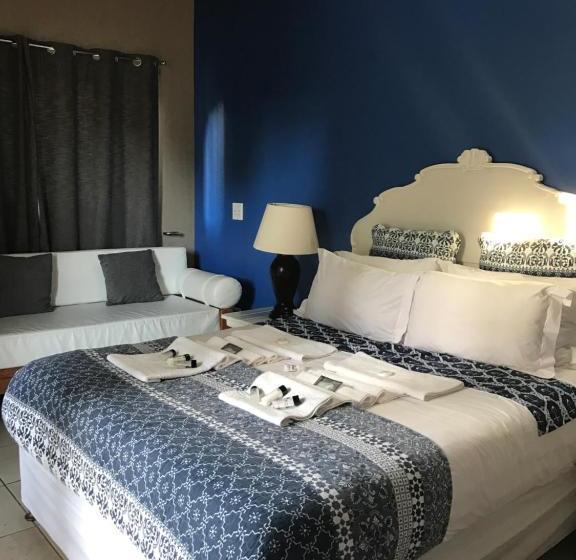 بنسيون De Charmoy Estate