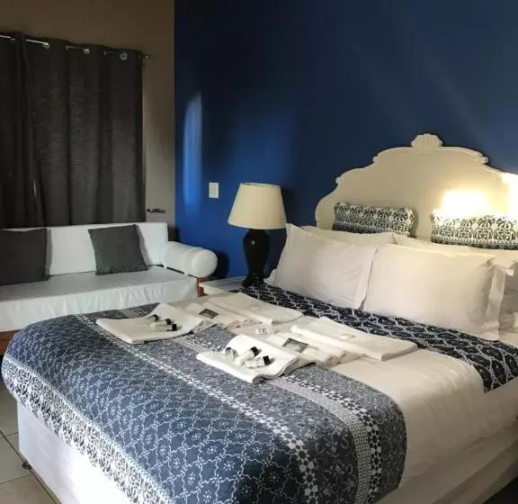 Majatalo De Charmoy Estate