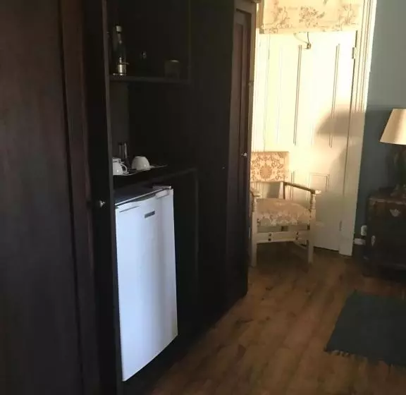 Majatalo De Charmoy Estate