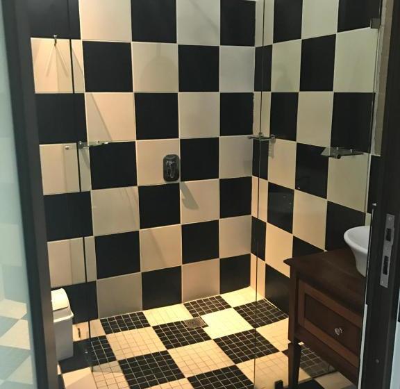 بنسيون De Charmoy Estate