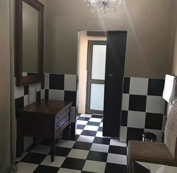 Majatalo De Charmoy Estate