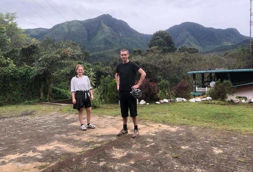 بنسيون Hamadhi Guest