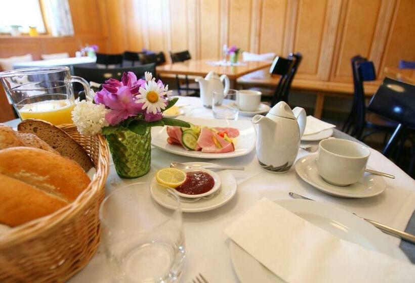 펜션 Landgasthof Zum Alten Weinstock