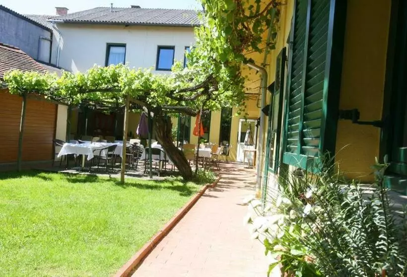 Majatalo Landgasthof Zum Alten Weinstock