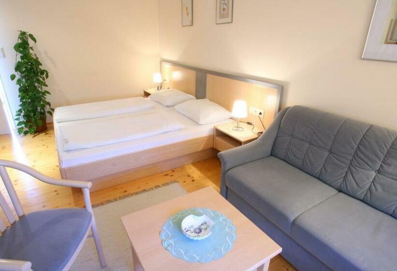 펜션 Landgasthof Zum Alten Weinstock