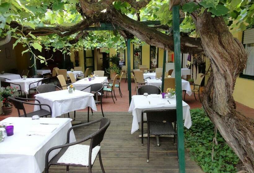 펜션 Landgasthof Zum Alten Weinstock