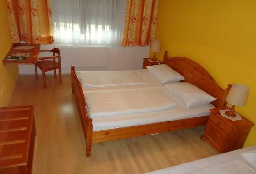 Majatalo Landgasthof Zum Alten Weinstock