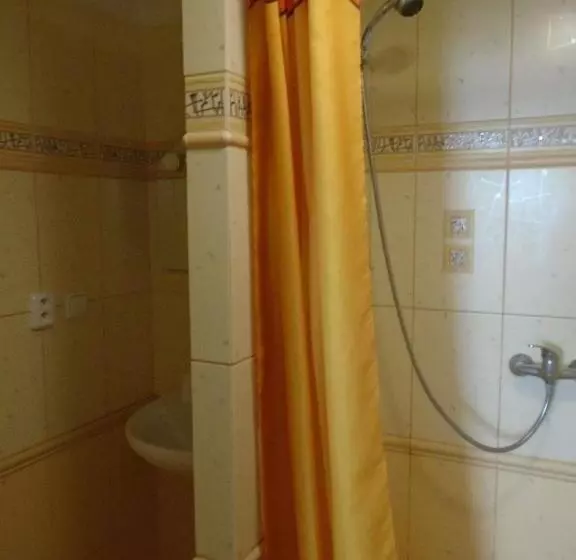 Majatalo Penzion Rajf