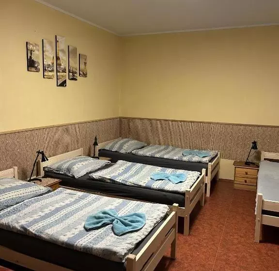 Majatalo Penzion Rajf