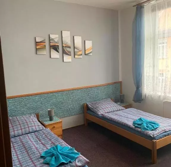 Majatalo Penzion Rajf