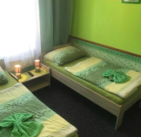 Majatalo Penzion Rajf