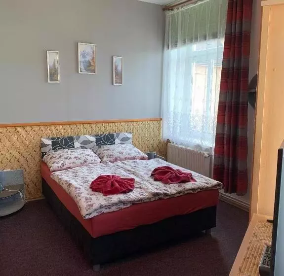 Majatalo Penzion Rajf