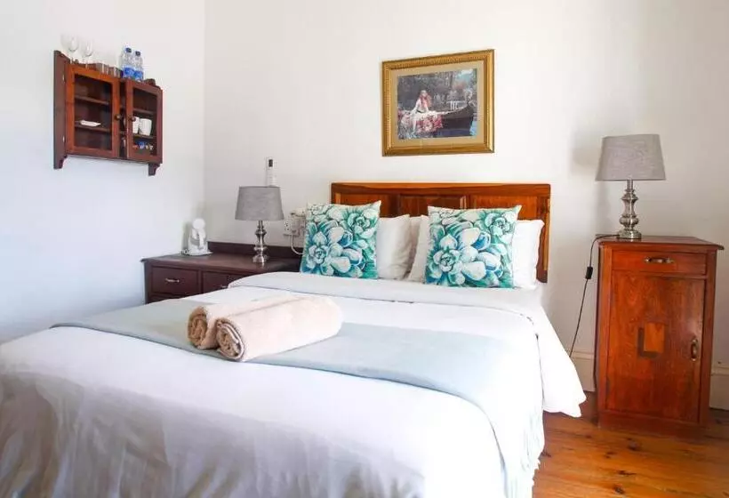 Majatalo Steytlerville Royal