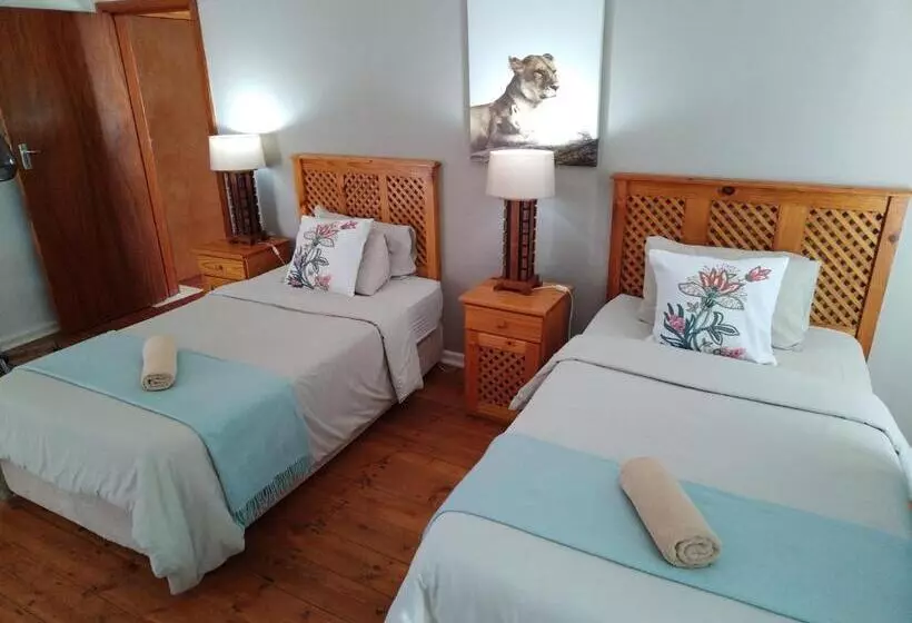 Majatalo Steytlerville Royal