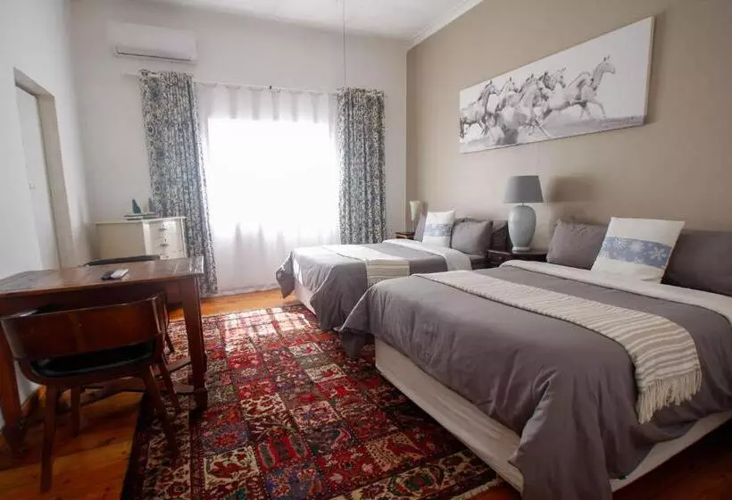 Majatalo Steytlerville Royal