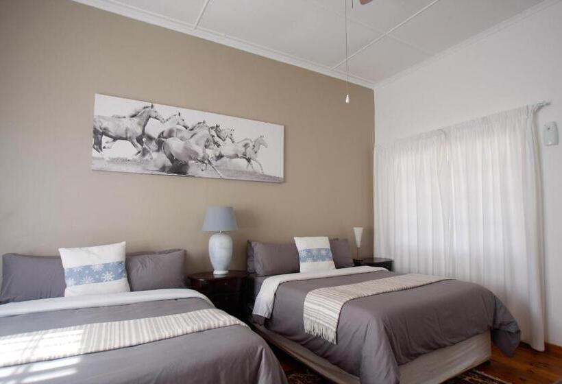 Пансион Steytlerville Royal