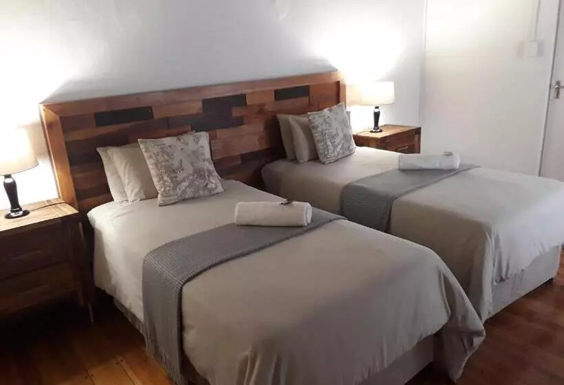 Majatalo Steytlerville Royal