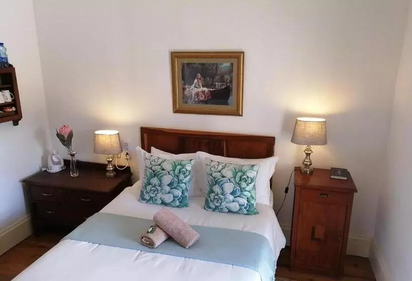 Majatalo Steytlerville Royal