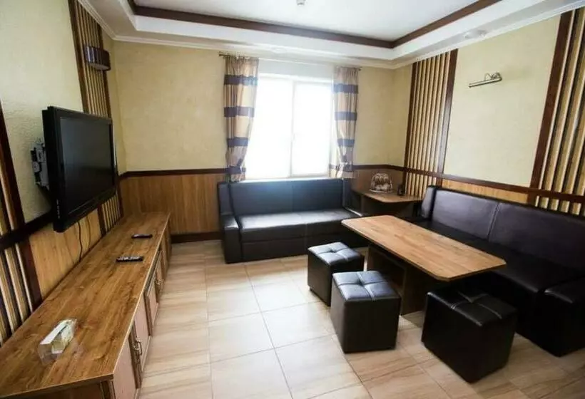 Retkeilymaja Tartak Resort