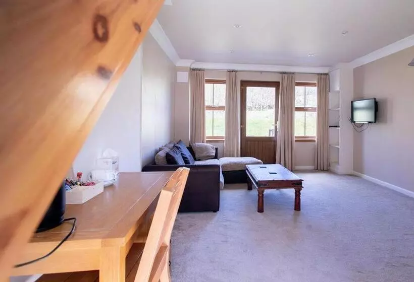 Aamiaismajoitus (B&B) Redwood House