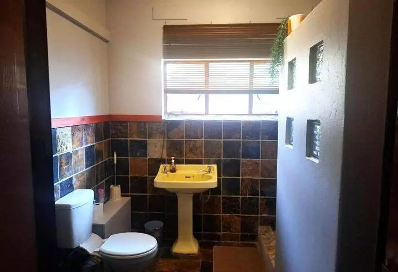 Aamiaismajoitus (B&B) Schweizer Guesthouse