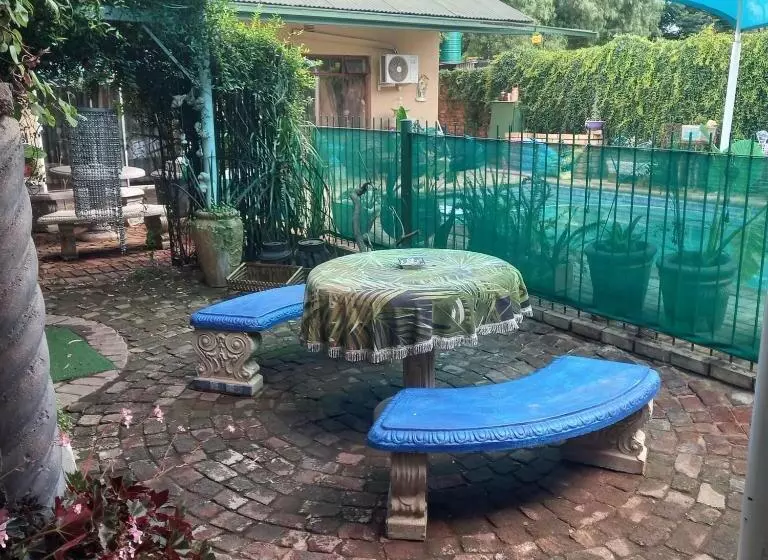 Aamiaismajoitus (B&B) Schweizer Guesthouse