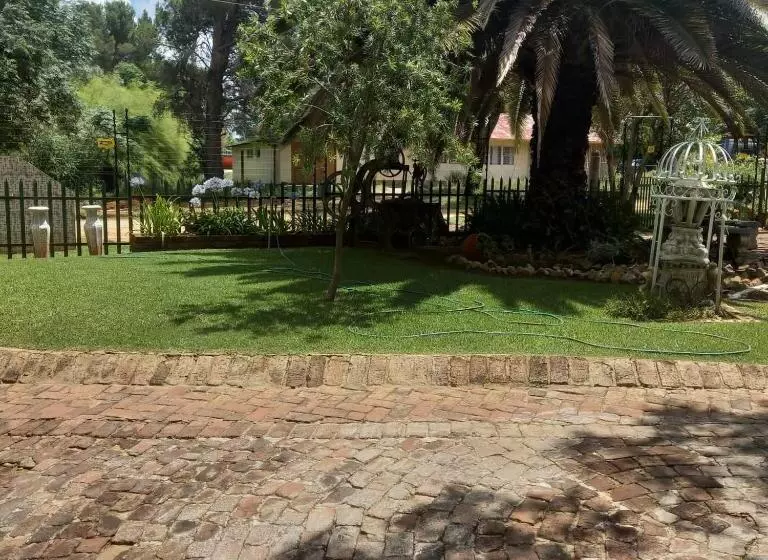 Aamiaismajoitus (B&B) Schweizer Guesthouse