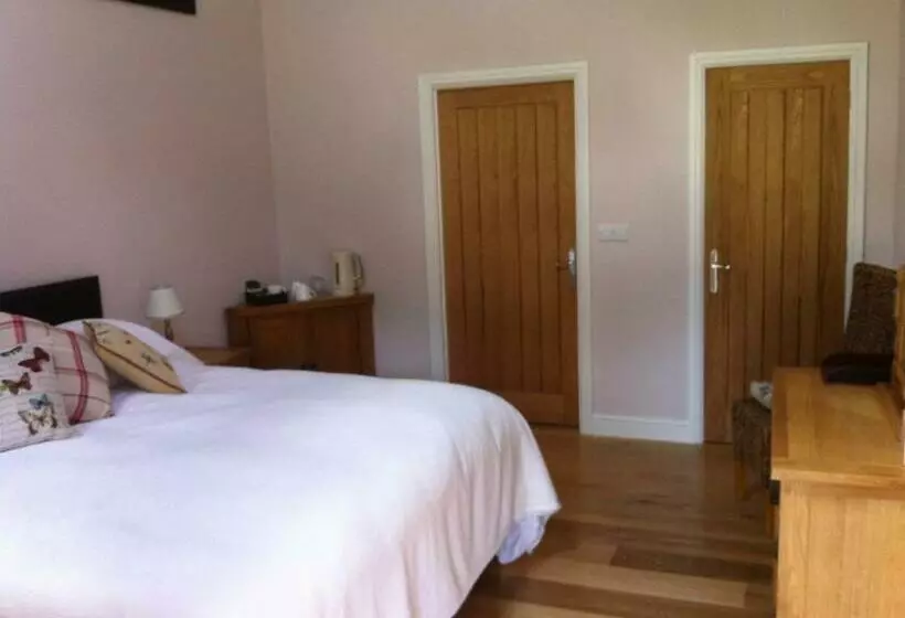 ベッドアンドブレックファースト The Cholmeley Arms