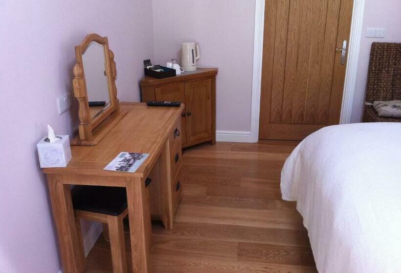 민박 The Cholmeley Arms