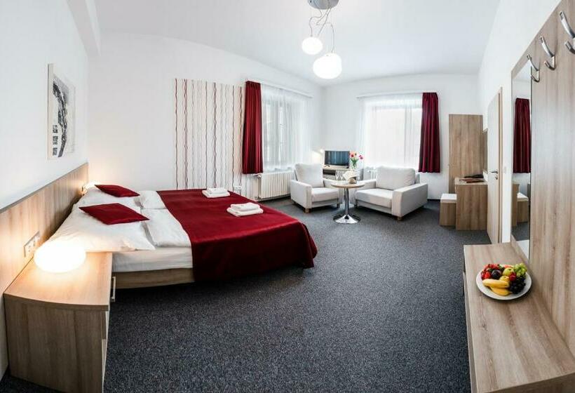 בית מלון כפרי Artaban